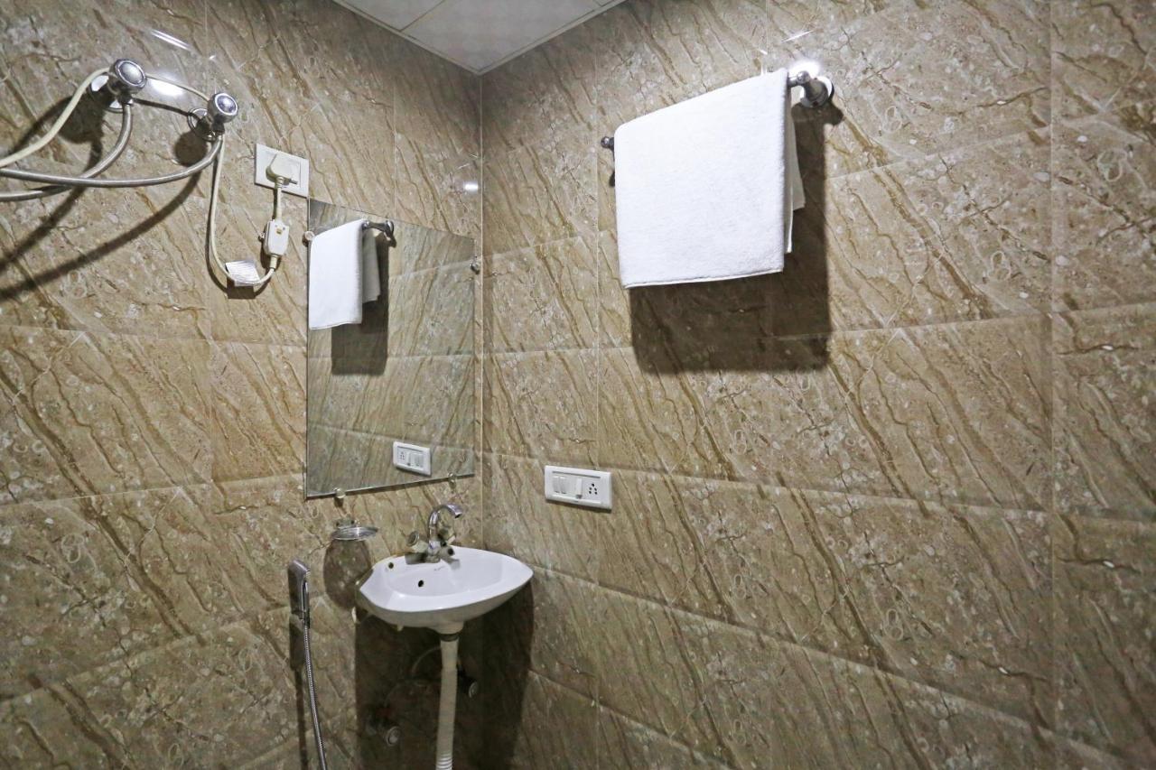 Hotel The Best Near Delhi Airport New Delhi Bagian luar foto
